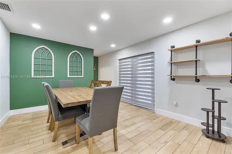 3410 N 72nd Terrace Hollywood FL 33024