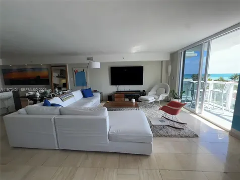 2457 Collins Avenue Miami Beach FL 33140