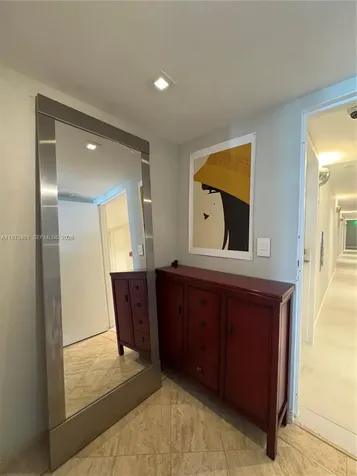 2457 Collins Avenue Miami Beach FL 33140