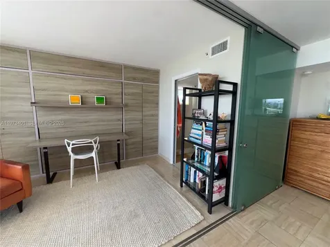 2457 Collins Avenue Miami Beach FL 33140