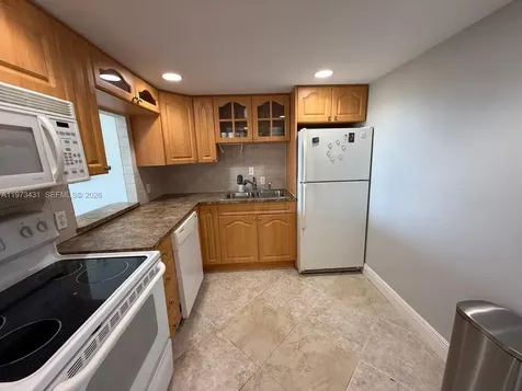 100 Bayview Drive Sunny Isles Beach FL 33160