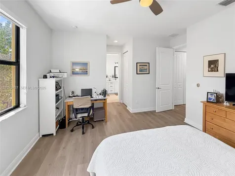 135 NW 209th Trail Pembroke Pines FL 33029