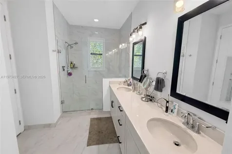 135 NW 209th Trail Pembroke Pines FL 33029