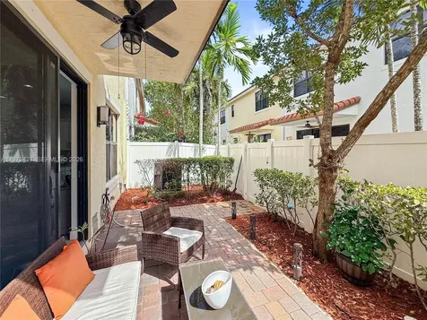 135 NW 209th Trail Pembroke Pines FL 33029