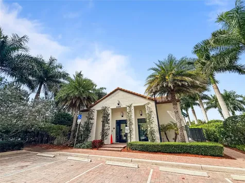 135 NW 209th Trail Pembroke Pines FL 33029