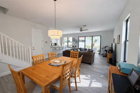135 NW 209th Trail Pembroke Pines FL 33029