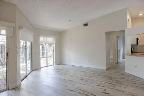 10121 NW 51st Lane Doral FL 33178