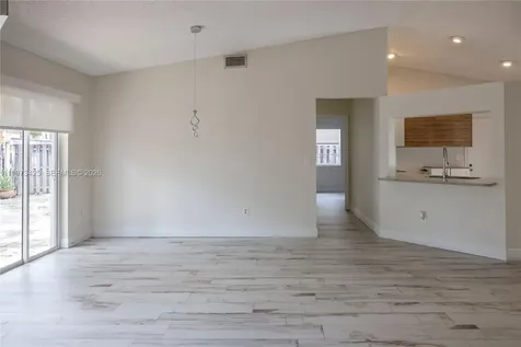 10121 NW 51st Lane Doral FL 33178