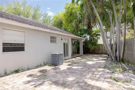 10121 NW 51st Lane Doral FL 33178