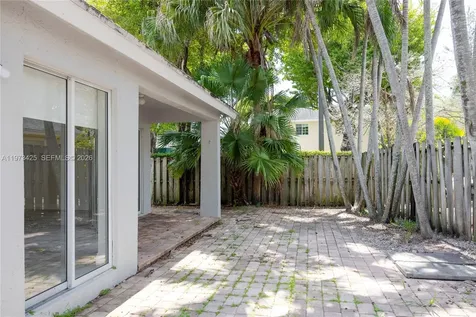 10121 NW 51st Lane Doral FL 33178