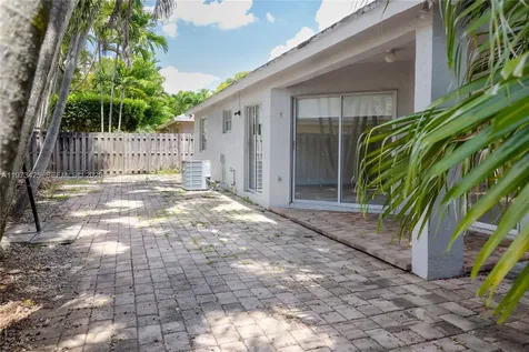 10121 NW 51st Lane Doral FL 33178