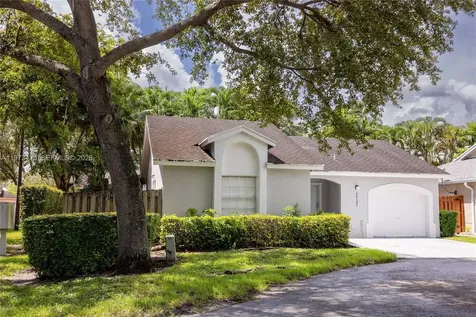 10121 NW 51st Lane Doral FL 33178