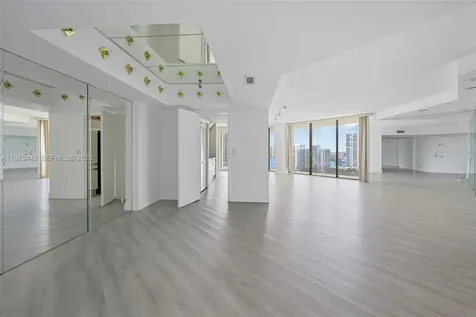 19355 Turnberry Way Aventura FL 33180