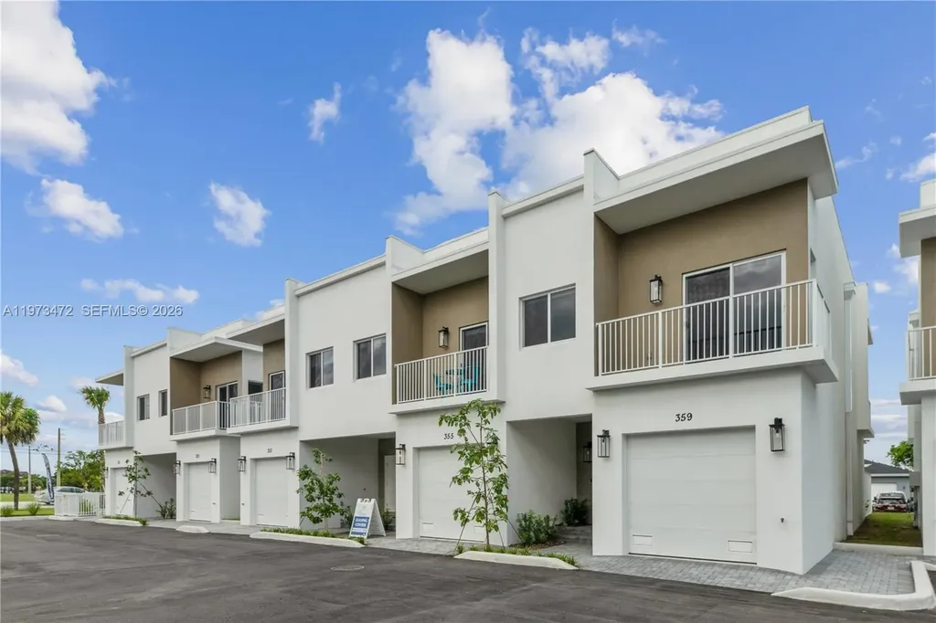 1305 NW 27 Avenue Pompano Beach FL 33069