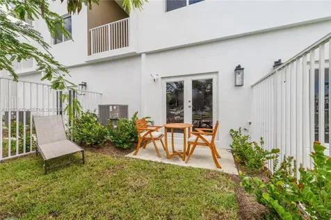 1305 NW 27 Avenue Pompano Beach FL 33069