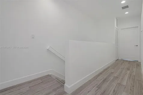 1305 NW 27 Avenue Pompano Beach FL 33069