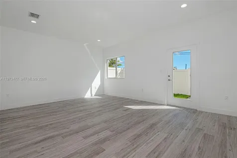 1305 NW 27 Avenue Pompano Beach FL 33069