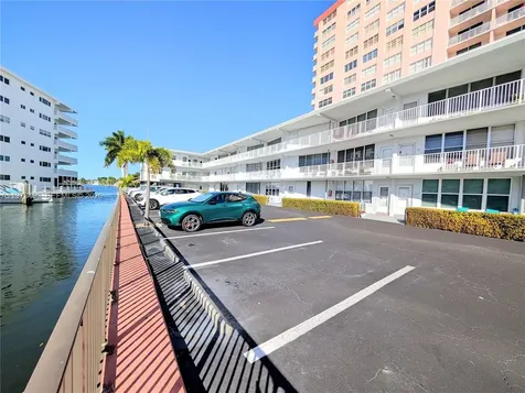 3177 S Ocean Drive Hallandale Beach FL 33009
