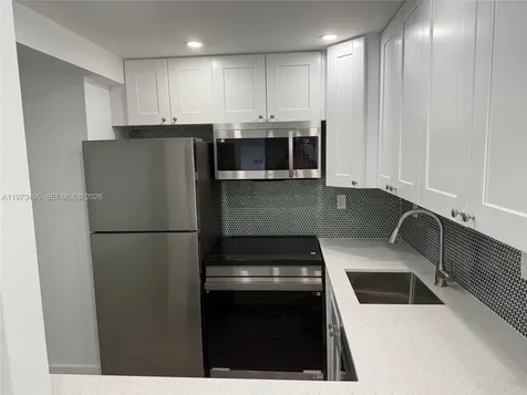 926 Michigan Avenue Miami Beach FL 33139