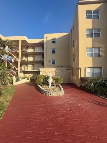 2801 Somerset Drive Lauderdale Lakes FL 33311