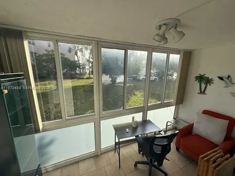 2801 Somerset Drive Lauderdale Lakes FL 33311