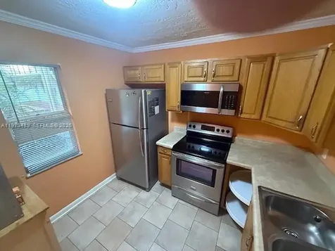 2801 Somerset Drive Lauderdale Lakes FL 33311