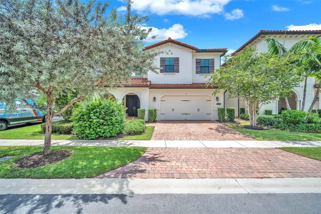 1052 SW 113th Way Pembroke Pines FL 33025