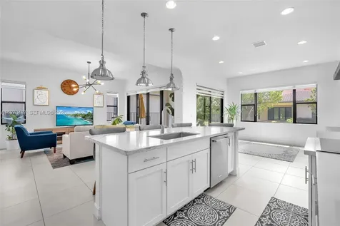 1052 SW 113th Way Pembroke Pines FL 33025