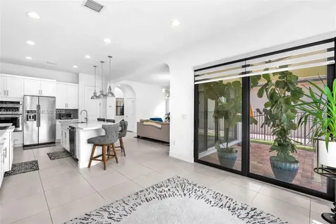1052 SW 113th Way Pembroke Pines FL 33025