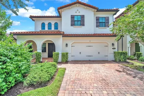 1052 SW 113th Way Pembroke Pines FL 33025