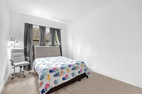 1052 SW 113th Way Pembroke Pines FL 33025
