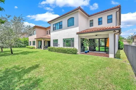 1052 SW 113th Way Pembroke Pines FL 33025