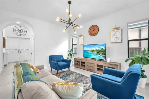 1052 SW 113th Way Pembroke Pines FL 33025