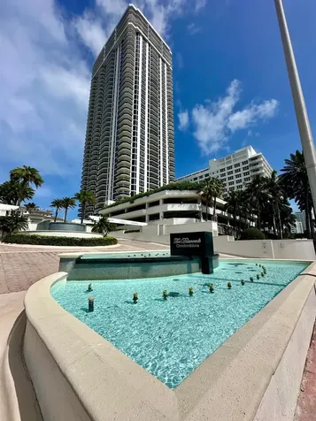 4775 Collins Avenue Miami Beach FL 33140