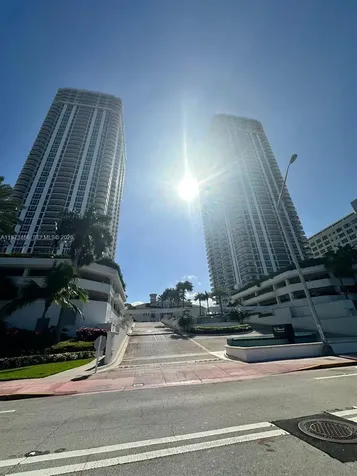 4775 Collins Avenue Miami Beach FL 33140