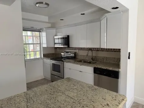20965 SW 84th Avenue Cutler Bay FL 33189