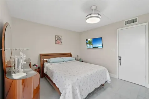 8851 Sunrise Lakes Boulevard Sunrise FL 33322