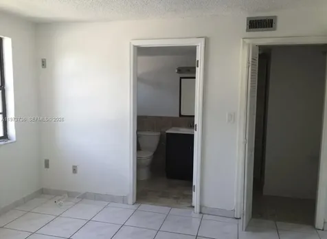 6725 Harding Avenue Miami Beach FL 33141