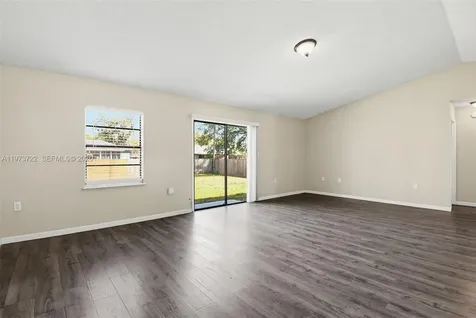 637 Mosquero Avenue Deltona FL 32738