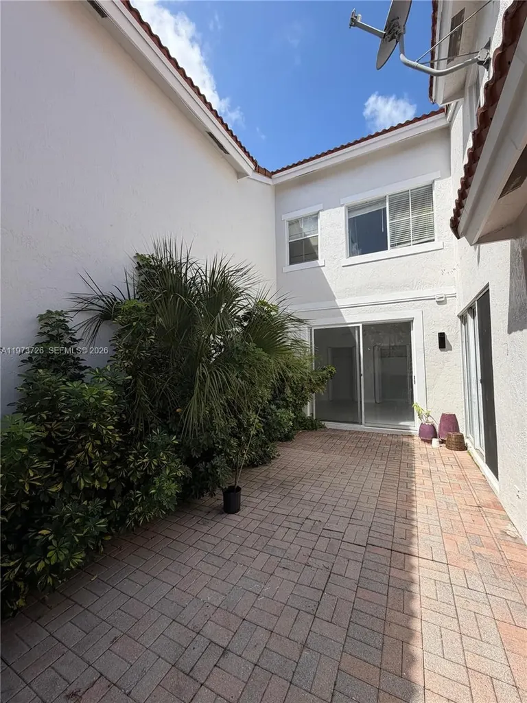 1534 Weeping Willow Way Hollywood FL 33019