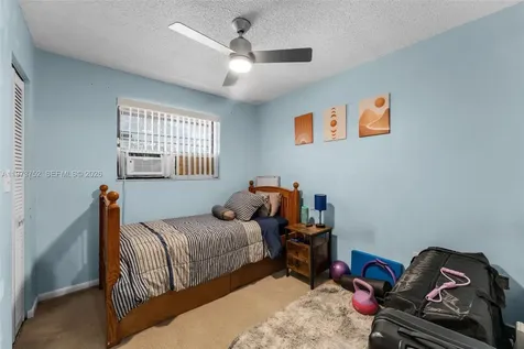 1613 NW 16th Street Miami FL 33125