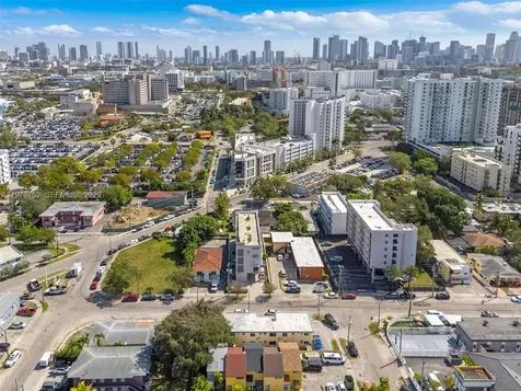 1613 NW 16th Street Miami FL 33125