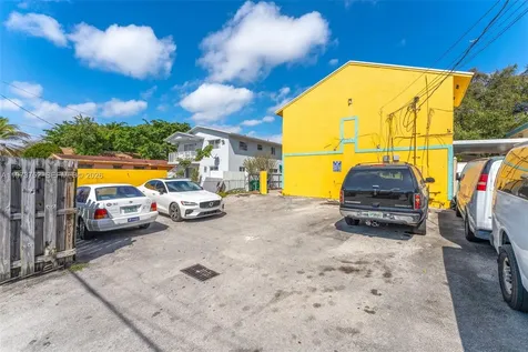 1613 NW 16th Street Miami FL 33125