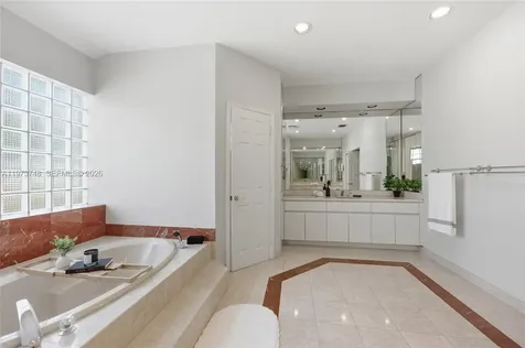 158 Dockside Circle Weston FL 33327