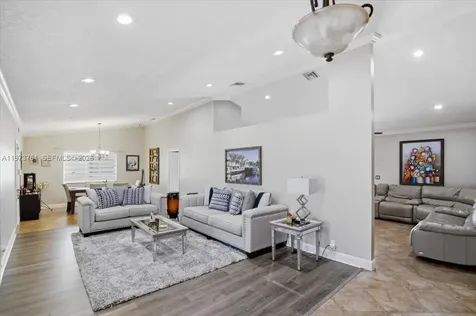 6520 Olde Moat Way Davie FL 33331