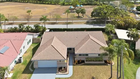 6520 Olde Moat Way Davie FL 33331