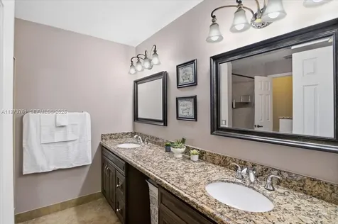 6520 Olde Moat Way Davie FL 33331