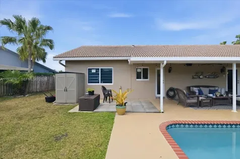 6520 Olde Moat Way Davie FL 33331