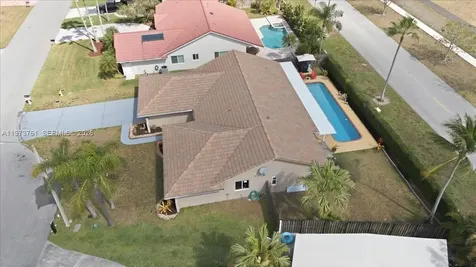6520 Olde Moat Way Davie FL 33331