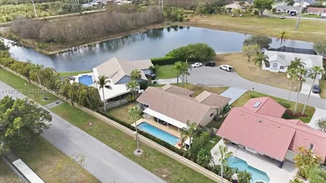 6520 Olde Moat Way Davie FL 33331